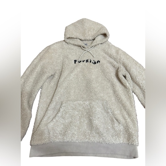 Foreign Sweatshirt - Picture 6 of 11